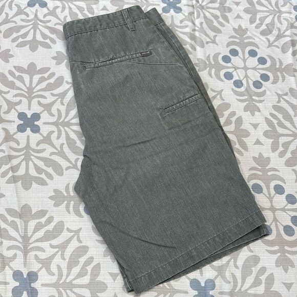 Men’s Volcom shorts sz 32 - Picture 1 of 3